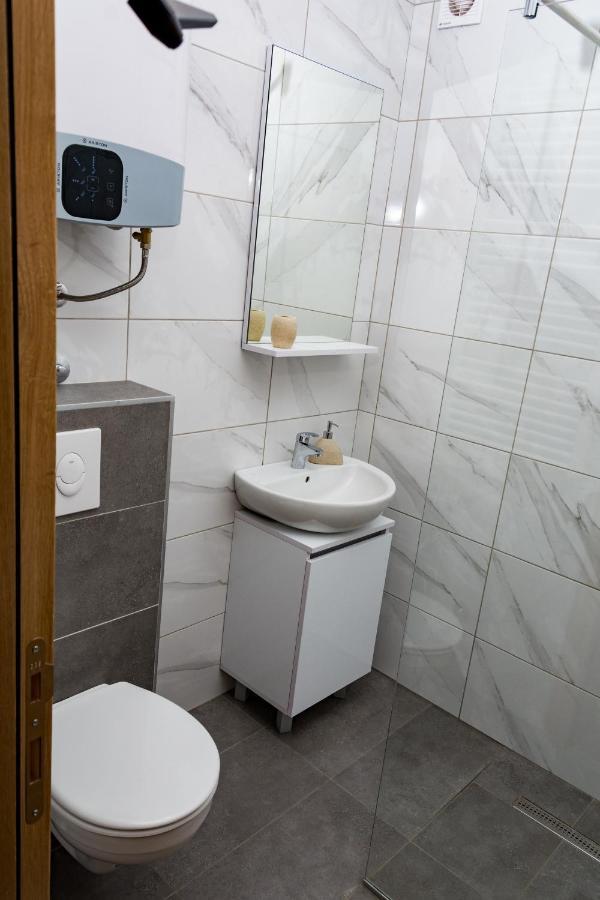 Apartmani Kamavu Яхорина Экстерьер фото